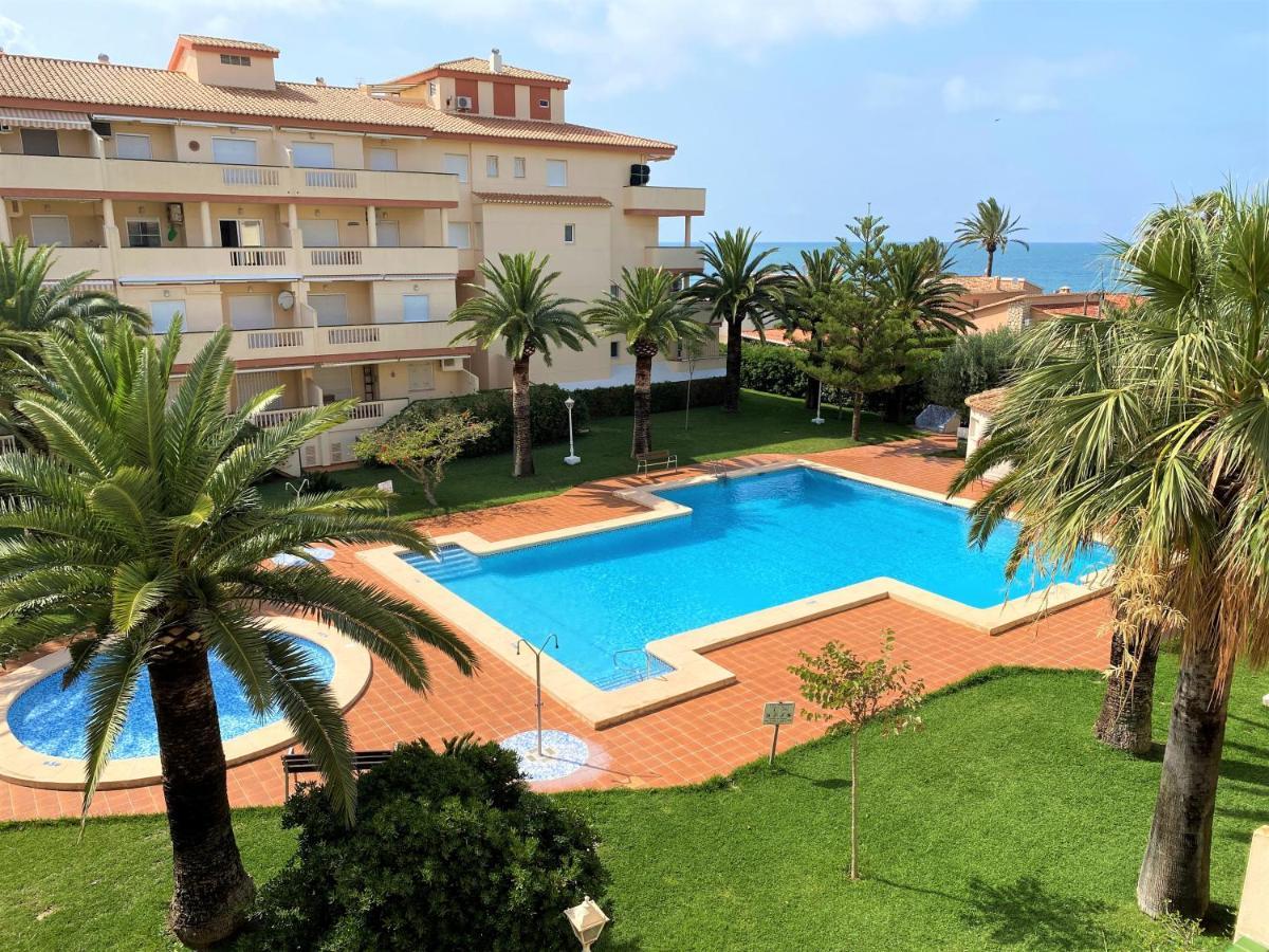 La Marina VYB frente al mar Denia Exterior foto